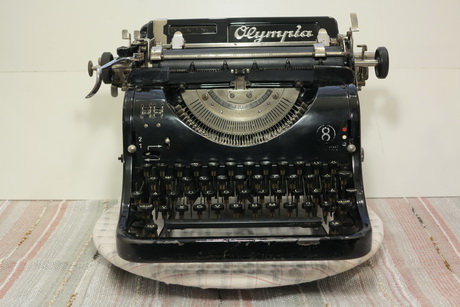Bennett antique typewriters